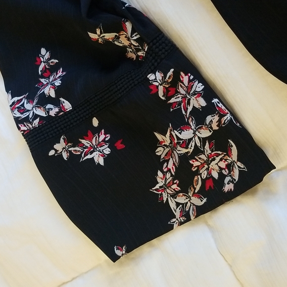 Apt 9 Women's blouse - Picture 4 of 8